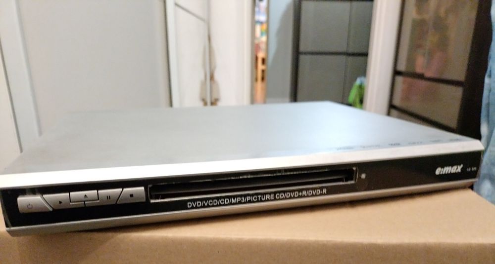 Odtwarzacz DVD + pilot
