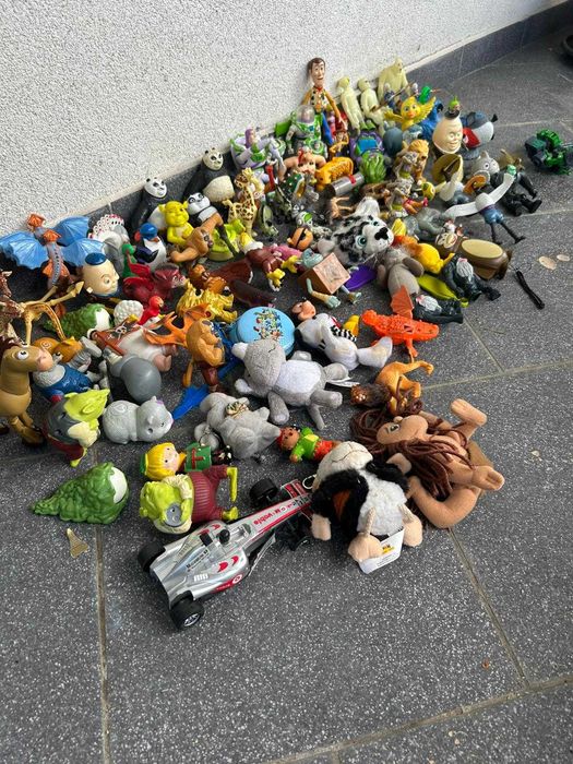 Kolekcja 102 używanych zabawek