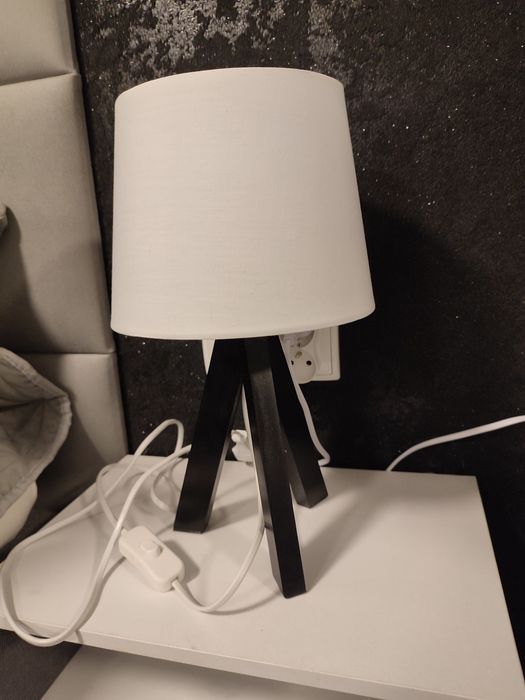 Lampki nocne do sypialni lub salonu