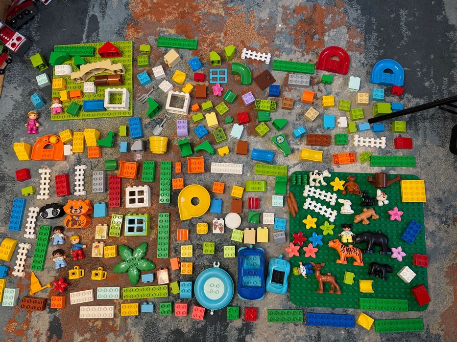 Lego Duplo 10 zestawów, dom, pociąg, park rozrywki + mix.