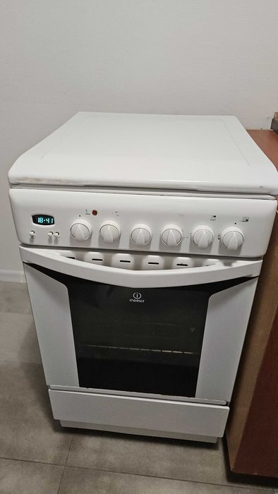 Kuchenka gazowa z piekarnikiem