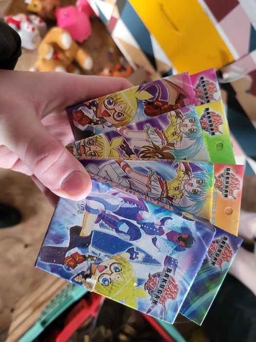 Karty pokemon nowe paczki