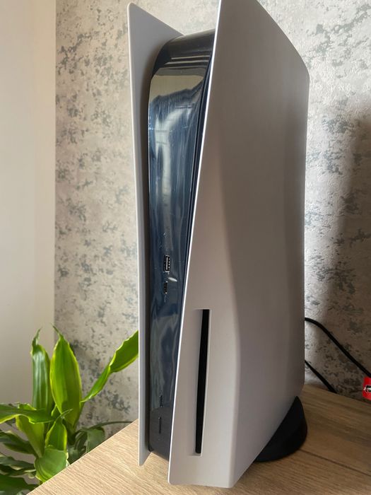 Ps5 z napędem 1tb+ dwa pady