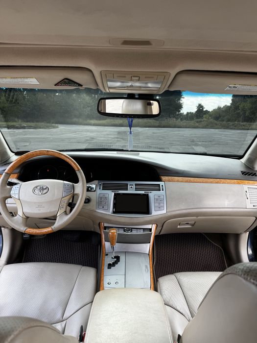 Автомобіль Toyota Avalon