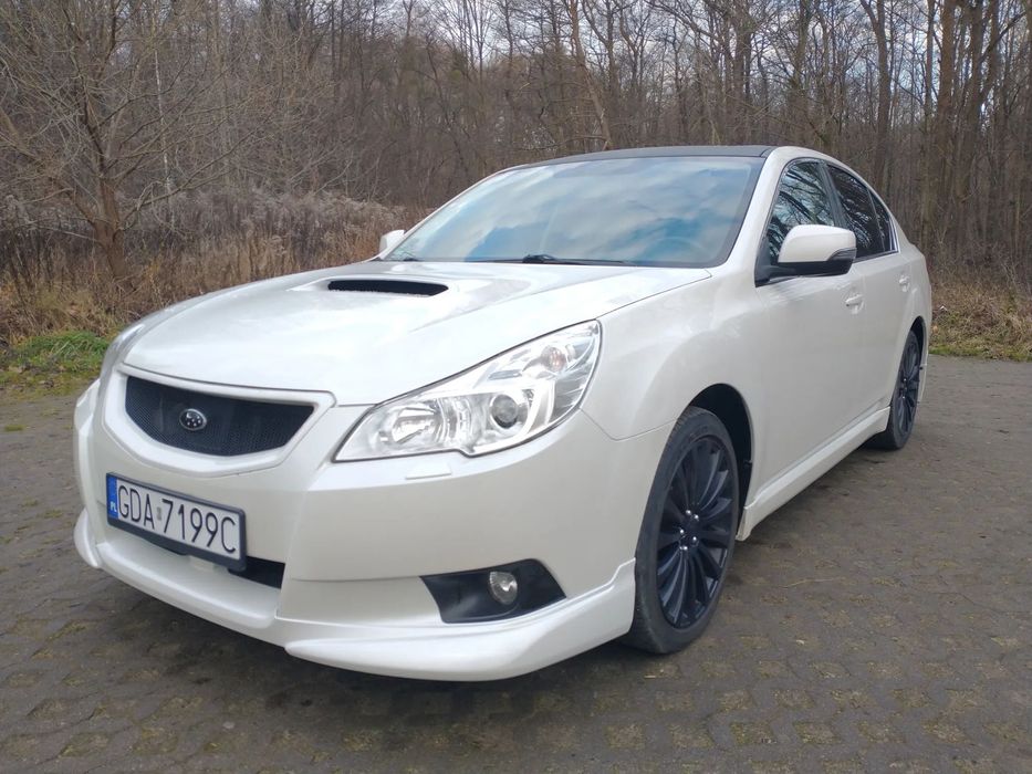 Subaru Legacy 2.0 diesel 4x4 serwisowany w ASO xenony webasto pakiet sport