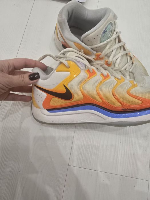 продам баскетбольные кроссовки kd17