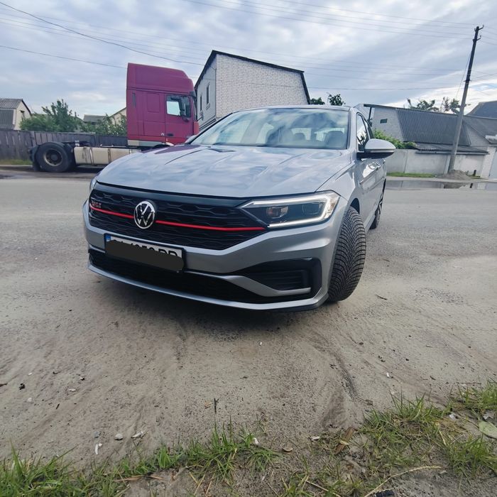 Продам власне авто Volkswagen Jetta GLI 2019
