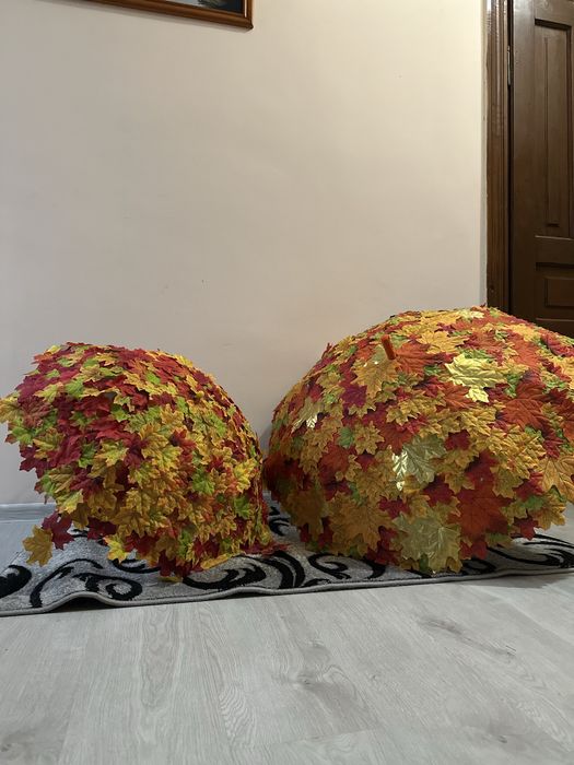 Парасоля з листя для фотосесії , осіння