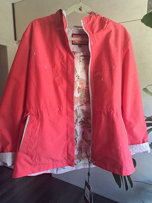 Nowa wiosnenna/jesienna kurtka damska.