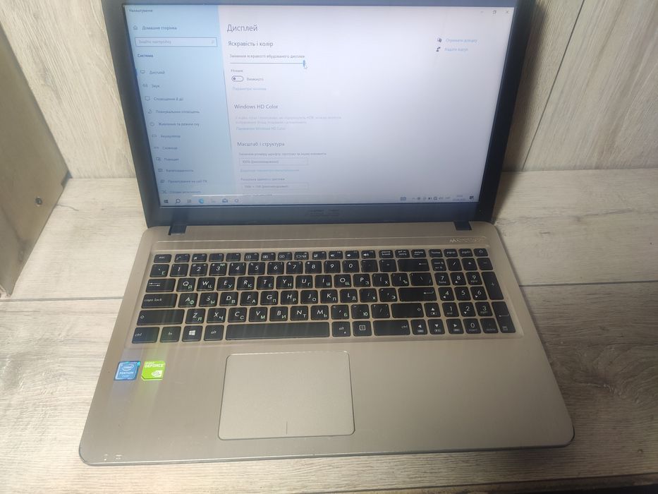 Asus x540s , Geforce 810