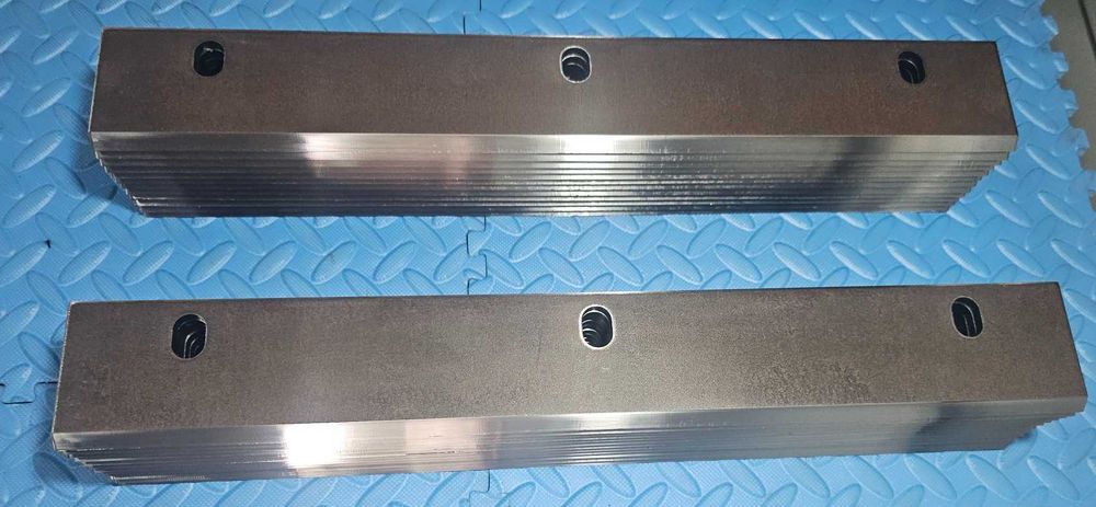 Nóż walca wciągającego do przystawki CLAAS CAPELLO 450x61 HARDOX 500