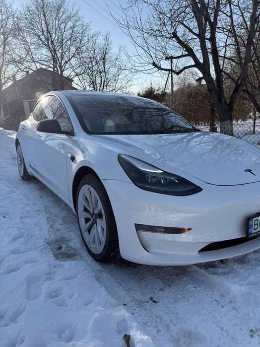 Продається Tesla 3