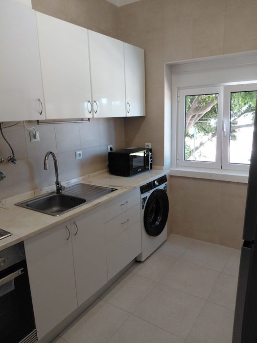 Quartos para arrendar em apartamento novo, no bairro madre deus, marvila, Lisboa