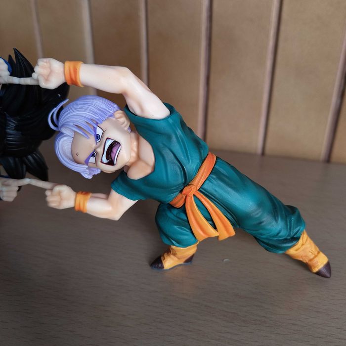 Figura Son Goku e Trunks Fusão Dragon Ball