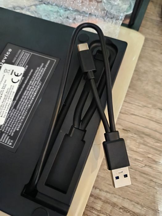 Vendo exterior bvd novo preto bom estado para computador e a televisão