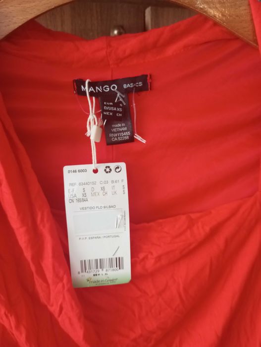 Чудова сукня Mango червоного кольору