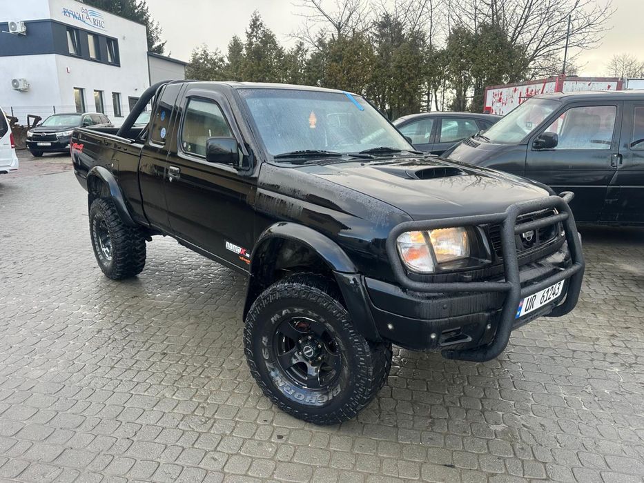 Nissan Navara 2.5 дизель 2000 року 4х4 для ЗСУ