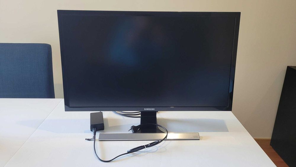 Monitor Samsung 28'' SAMSUNG LU28E570DS 4K
