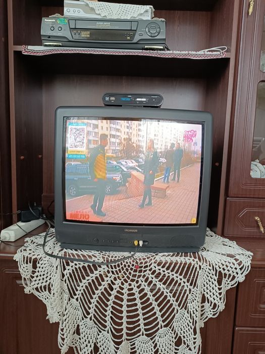 Віддам телевізор даром.