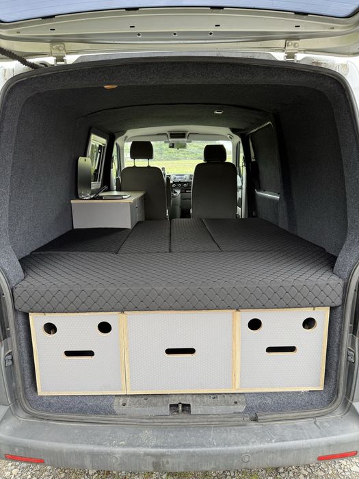 Zabudowa kempingowa. Kamper volkswagen T5