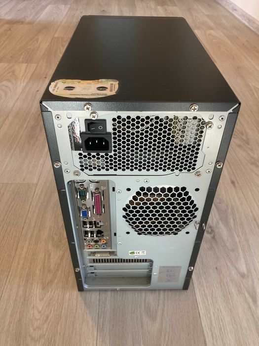 Komputer stacjonarny + monitor LCD 19"