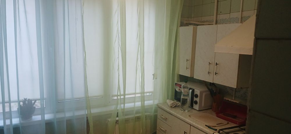 Продам 3-ком. квартиру в Оболонском районе. Ул. Дубровицкая 8.