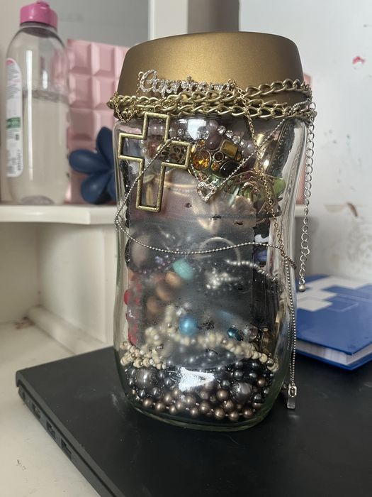 Słoik z biżuterią mystery