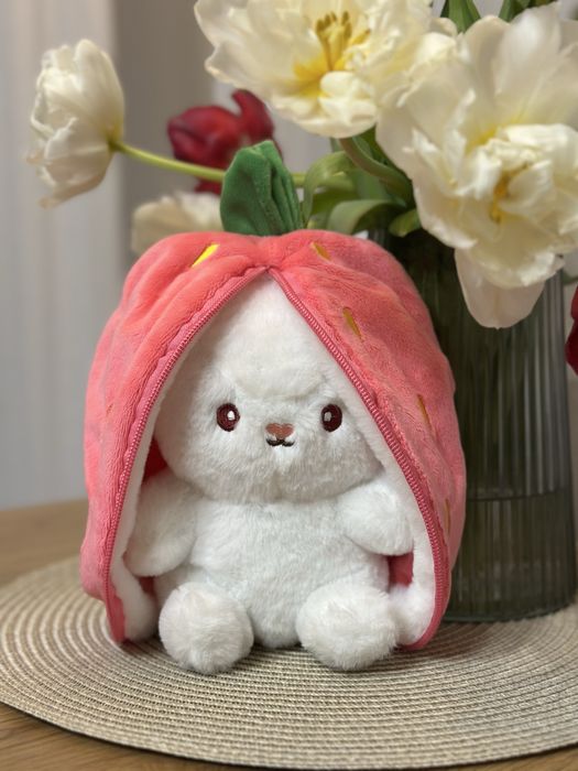Трендові зайчики-трансформер (полуничка, морквинка) 25 см