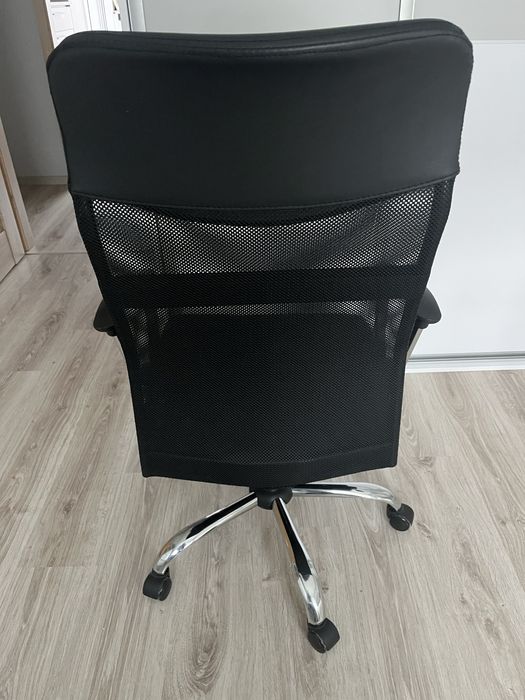 Krzesło biurowe obrotowe BILLUM czarny JYSK