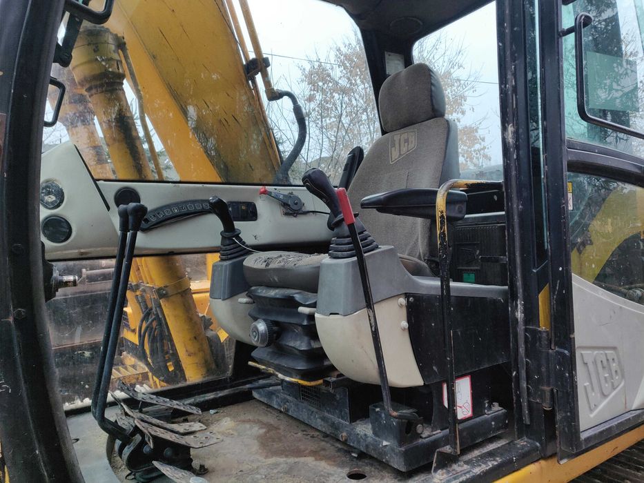 Koparka gąsienicowa JCB JS130 rok. prod. 2001
