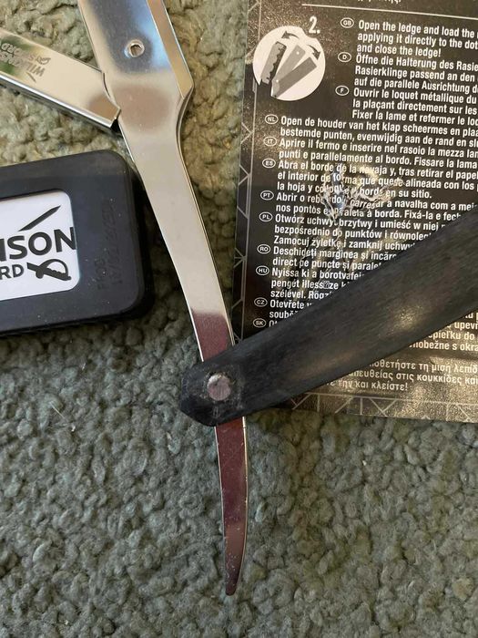 Wilkinson Sword brzytwa do golenia rączka + 5 żyletek 2611(2)