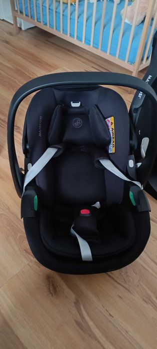Fotelik Maxi Cosi plus baza