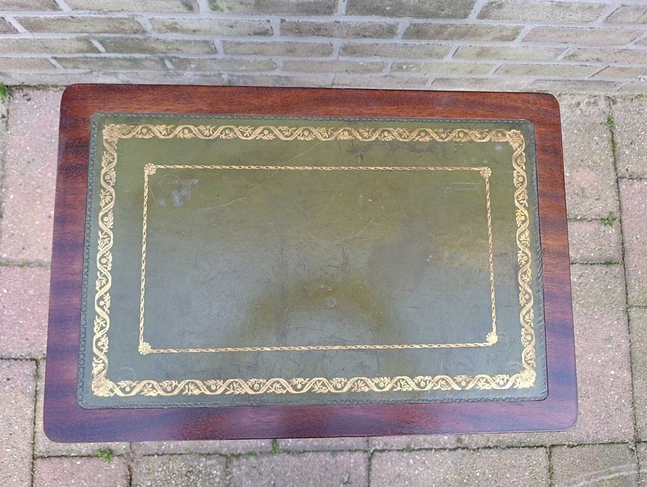 Mesa de apoio vintage – madeira e pele verde – estilo inglês