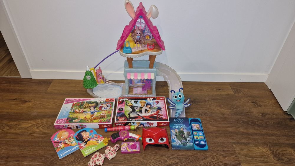 Enchantimals zimowa chatka + inne zabawki