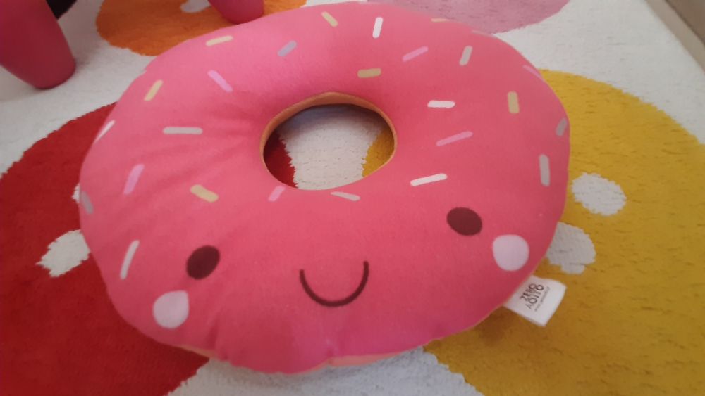 Banco Infantil IKEA Cor-de-Rosa + Almofada em Forma de Donut