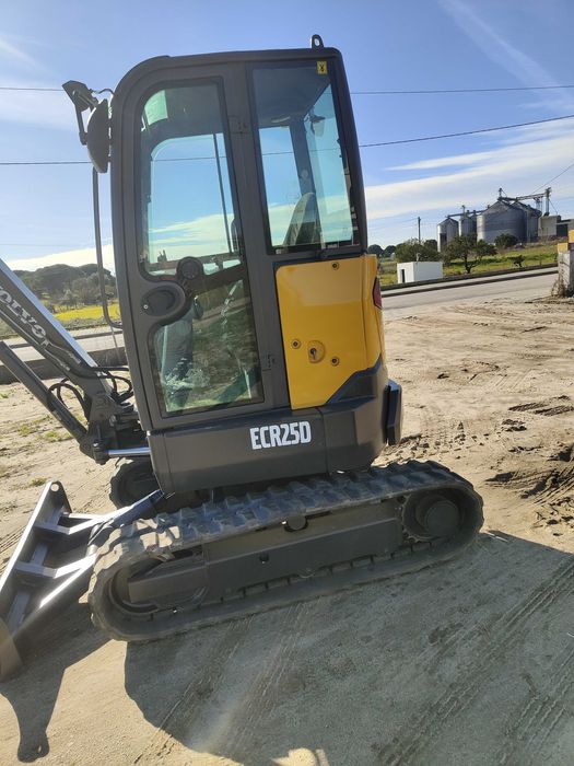 Mini escavadora Volvo ecr 25 D