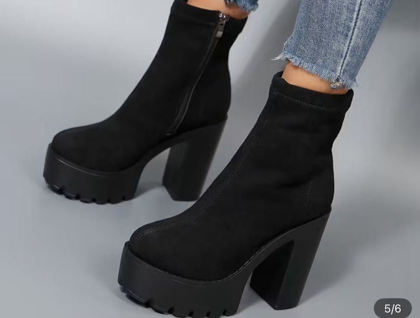 Черевики чорні замшеві на підборах