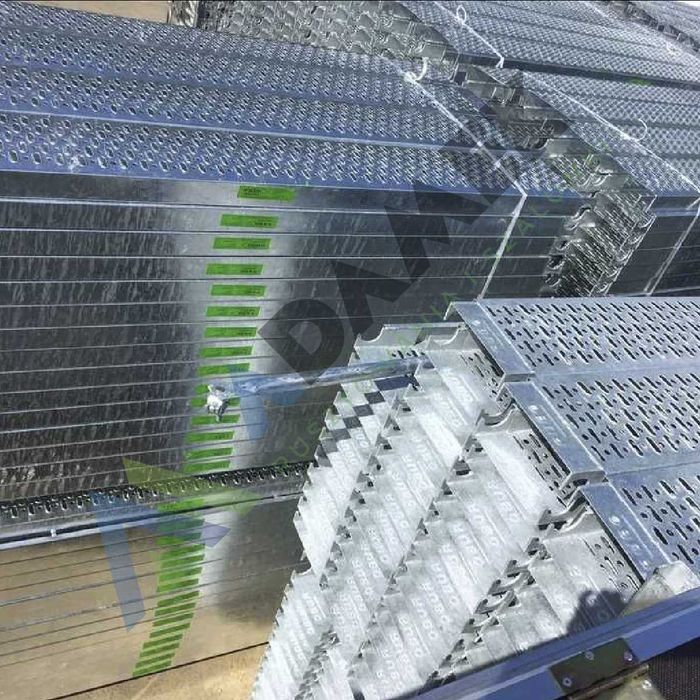 Wynajem - Rusztowania klinowe ( choinkowe, rubo) na minimum 6 miesięcy