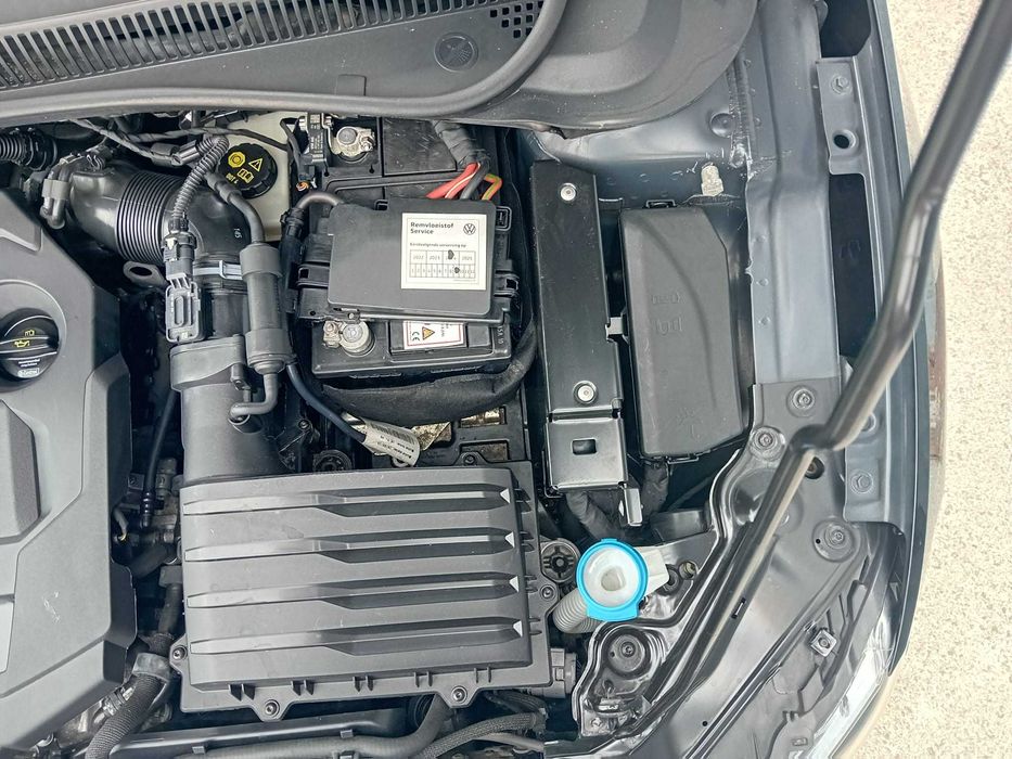 VW Polo 1.6 tdi ( pequeno sinistro )