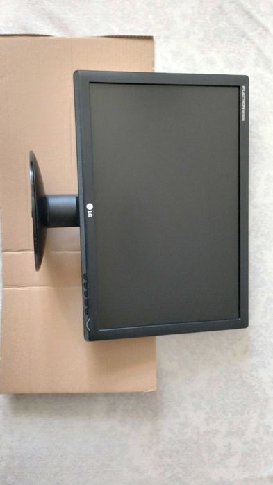 Monitor LG Flatron 19" W1934S-BN Sprawny