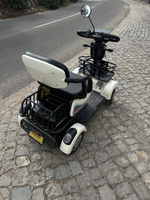 Quadriciclo elétrico