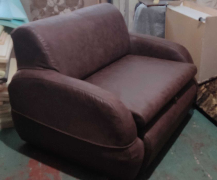 Продам  раскладной диван (кресло-кровать.)