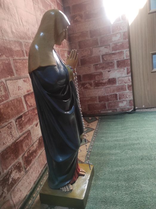 Piękna zabytkowa  figura Matki Bożej ,