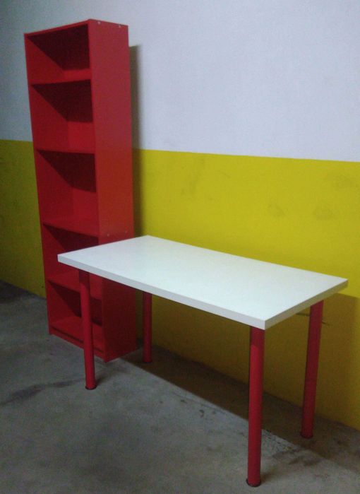 Conjunto secretária + estante