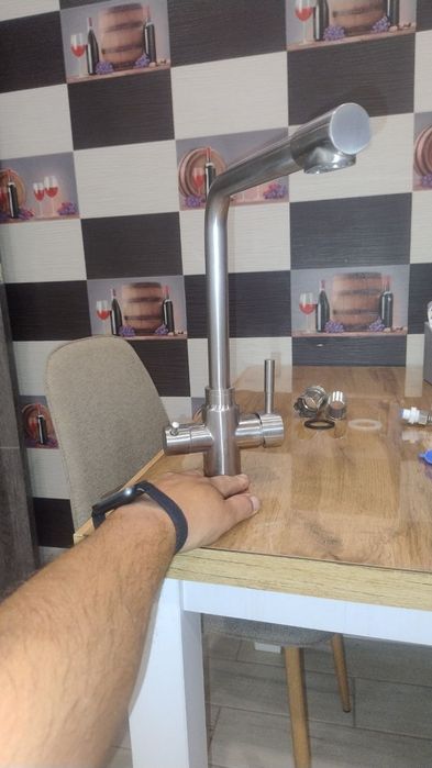 Змішувач для кухні на дві води