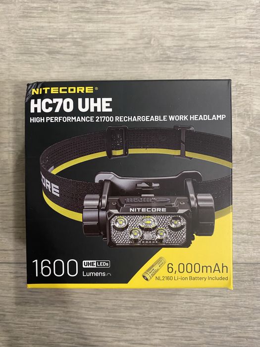 Налобний ліхтар Nitecore HC70 UHE  з акумулятором та кейсом