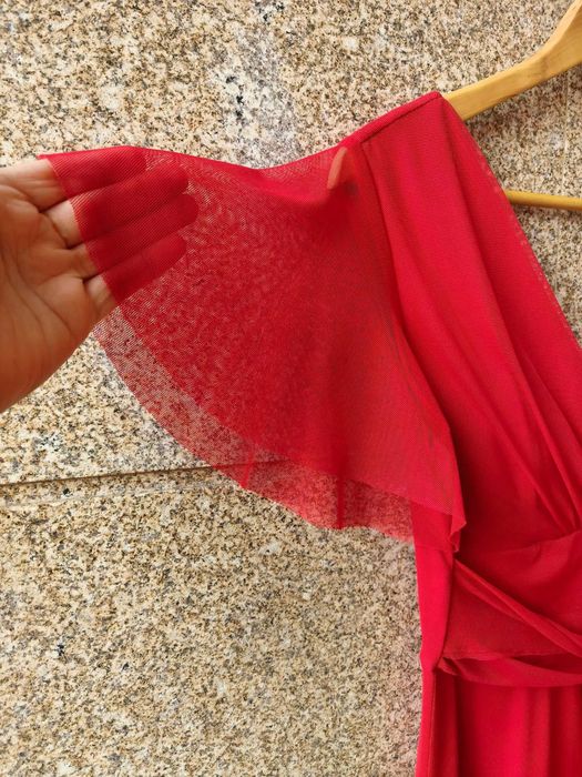 Vestido Vermelho Comprido em Tule com Decote V | Amo&Roma | Tam. Único (M/L), Novo