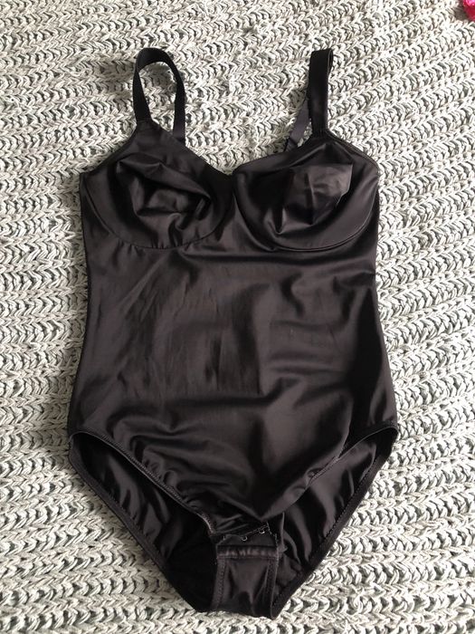 Czarne body bielizna modelujaca uniwersalna w bdb stanie