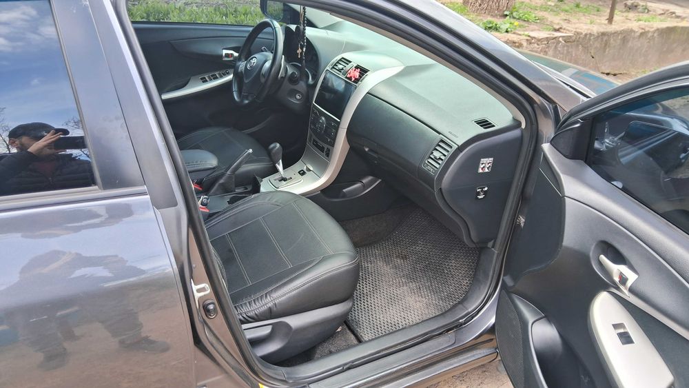 Авто Toyota corolla