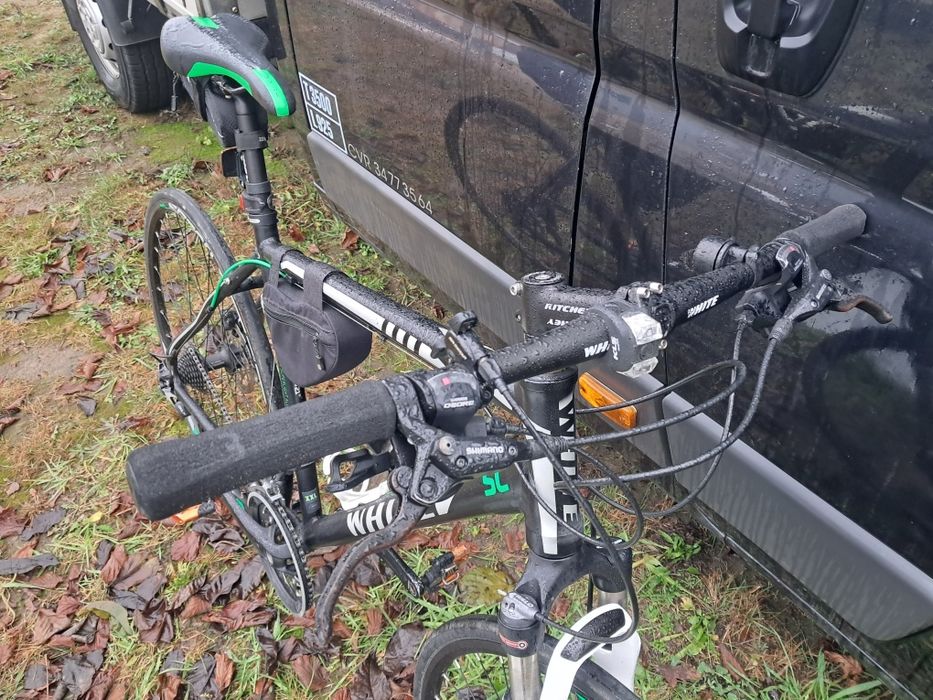 Rower White, hybryda.